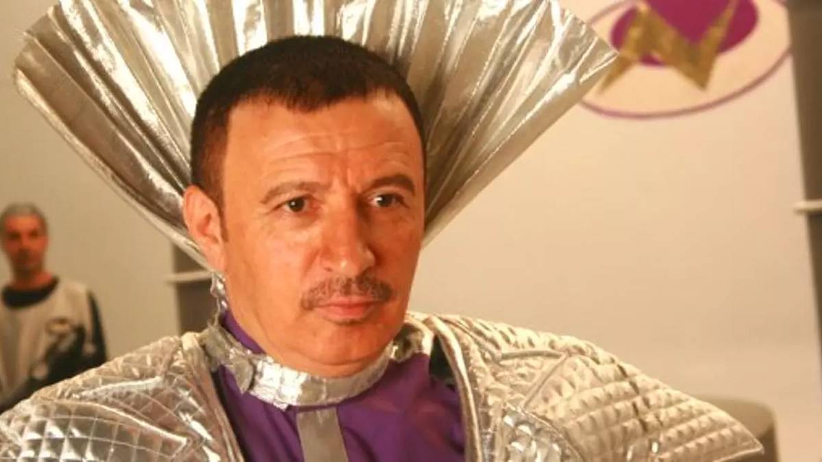 Mustafa Topaloğlu'ndan "Gangnam Style"a karşı yeni şarkı: "Bambam Star"