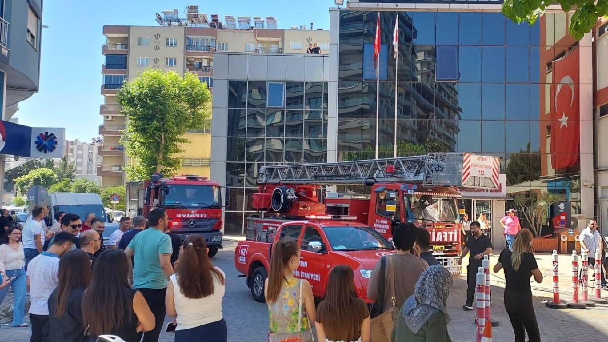 Efeler Belediye binasında yangın: Personeller hızla tahliye edildi