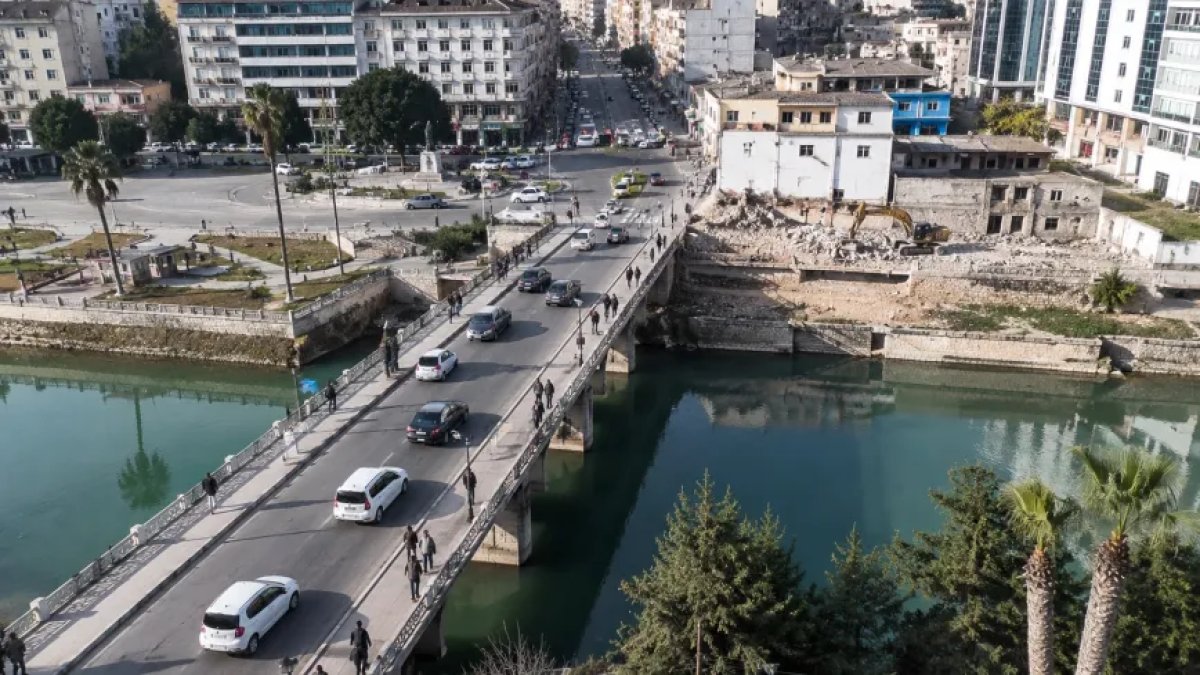 Hatay’da ulaşım sil baştan değişiyor: Araç trafiğine tamamen kapanacak hatlar açıklandı