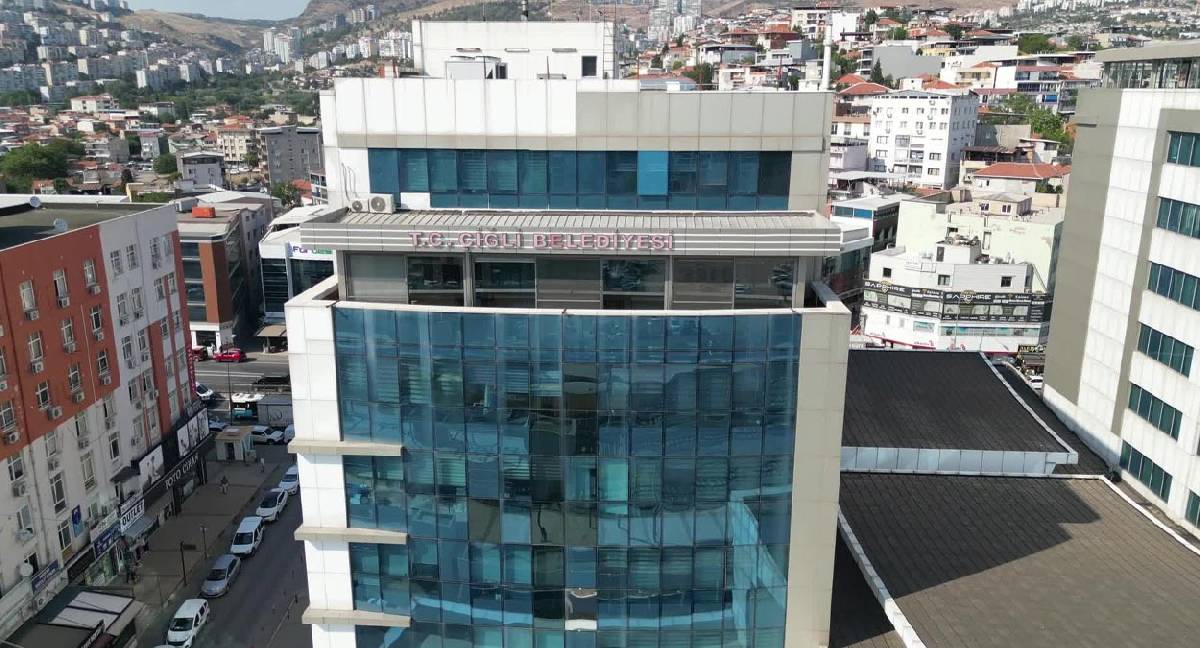 Çiğli Belediyesi'nden kooperatif ve depo ruhsatı açıklaması: Arkasında duramayacağımız tek adımımız yoktur