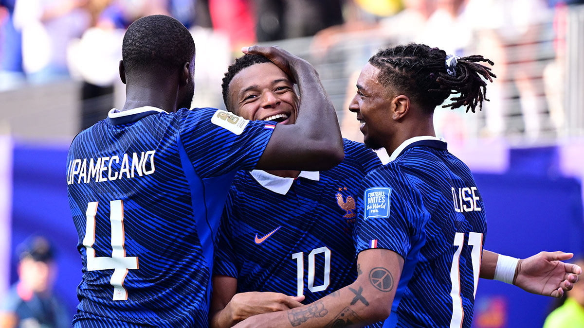Mbappe şov yaptı: Fransa İsveç'i rahat geçti, Paraguay'ın rakibi oldu