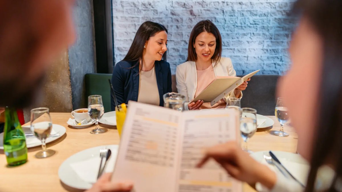 Restoranlarda bütün menüler sil baştan: Yeni dönem bugün başlıyor