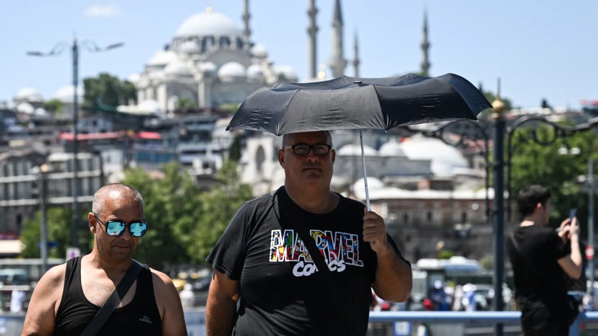 Avrupa'yı etkisi altına alan sıcak hava dalgası Türkiye'de: İstanbul'da hissedilen sıcaklık 40 derece olacak