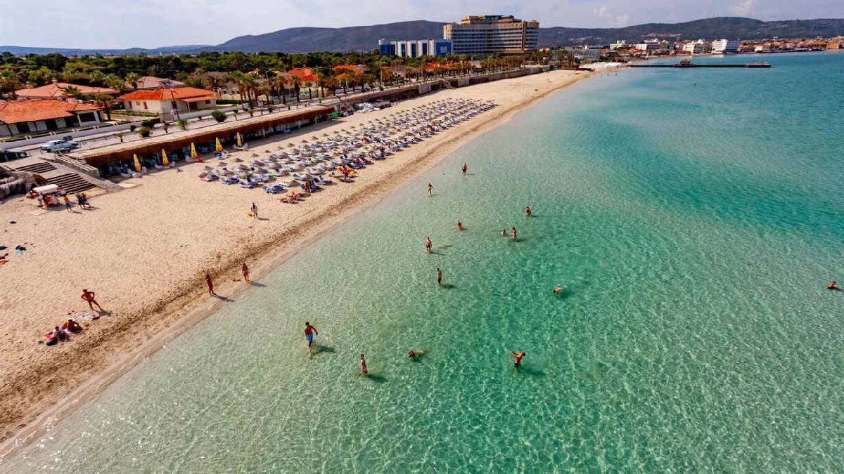 İsteyen deniz isteyen termal keyfi yapıyor! İzmir’in Mavi Bayraklı doğa harikası