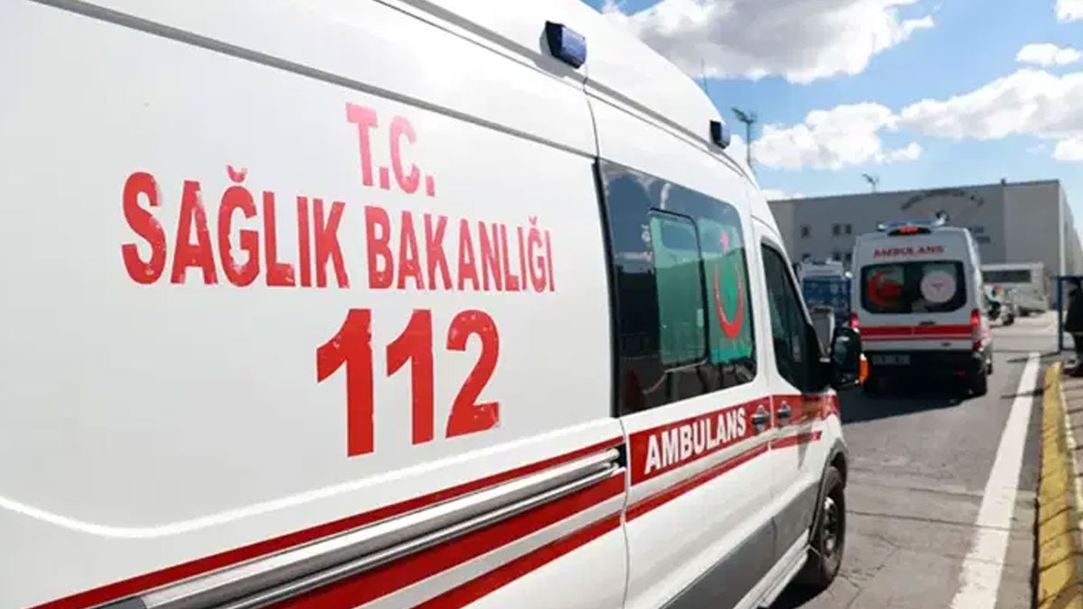 Yangına giden itfaiye aracı devrildi: 3 itfaiyeci yaralandı