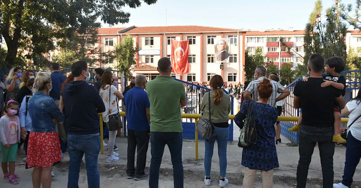 Milyonlarca anne babayı şoke eden zorunluluk: Veliler de sıraya girecek