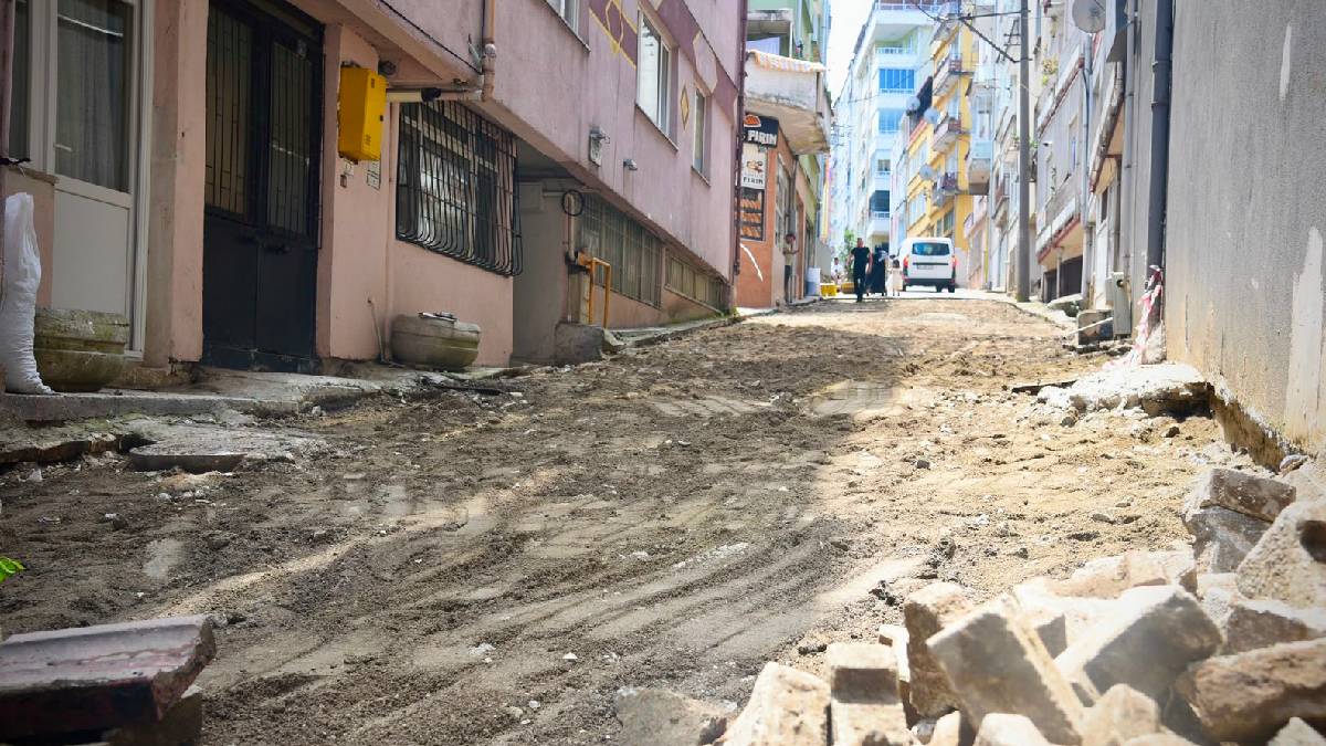 Yeşiltepe Caddesi’nde yenileme çalışmaları 2.etapta
