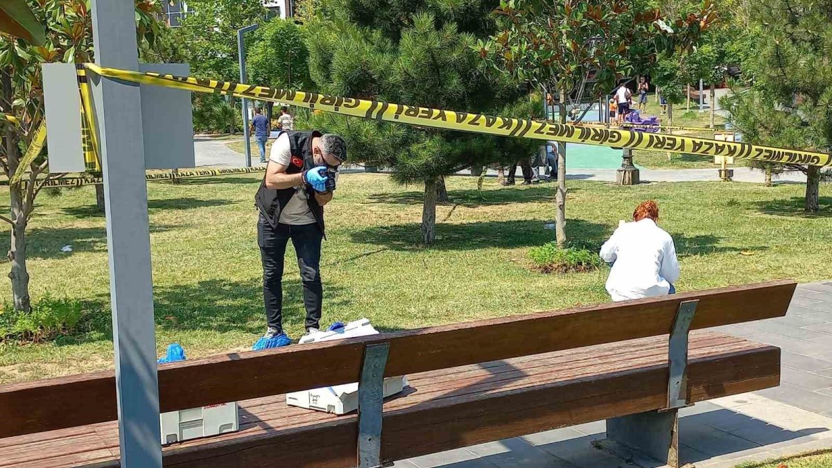 Çatalca'da kan donduran olay: Boşanma aşamasındaki eşini boğazından bıçakladı