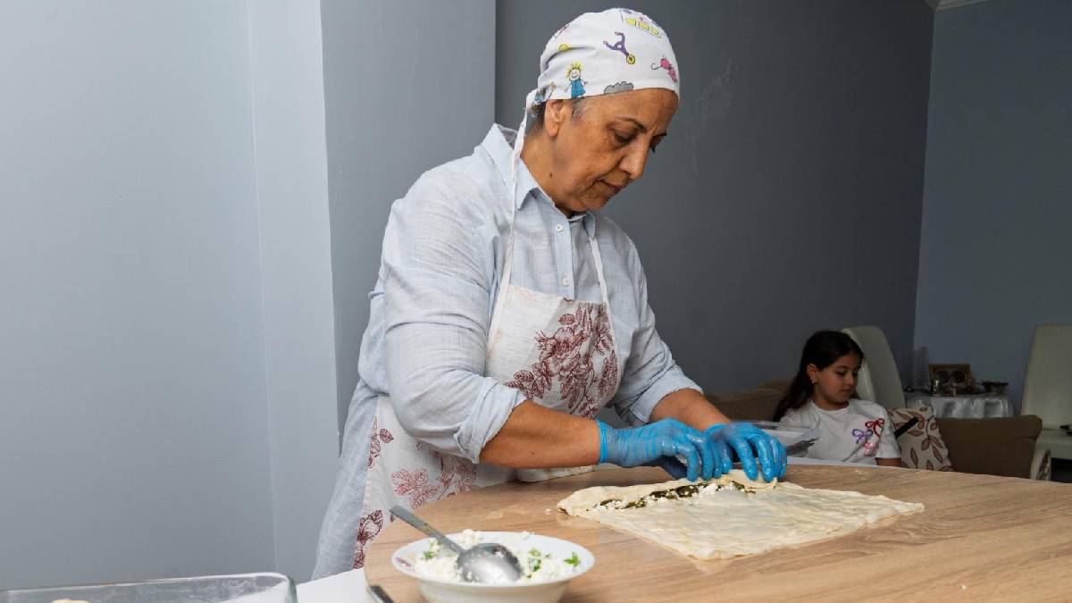 Meslek Fabrikası’na gitti, 56 yaşında kendi işini kurdu: Belgin Çoko, üretici pazarlarında satış yapmaya başladı