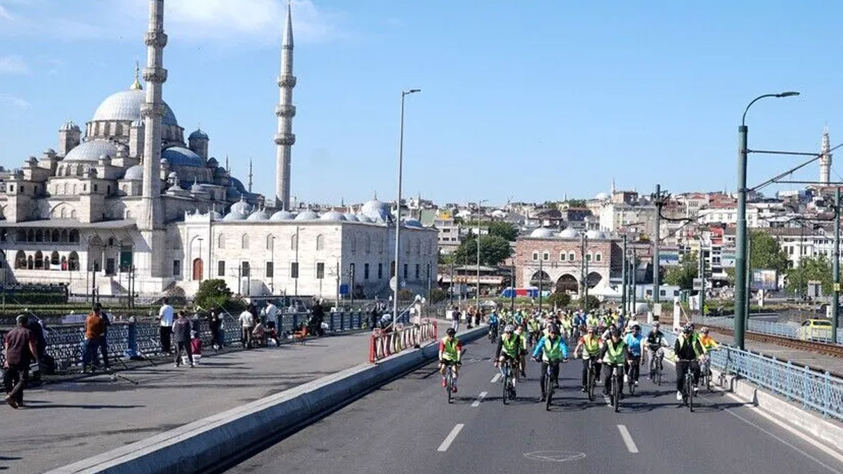 İstanbul'da bazı yollar trafiğe kapatılıyor