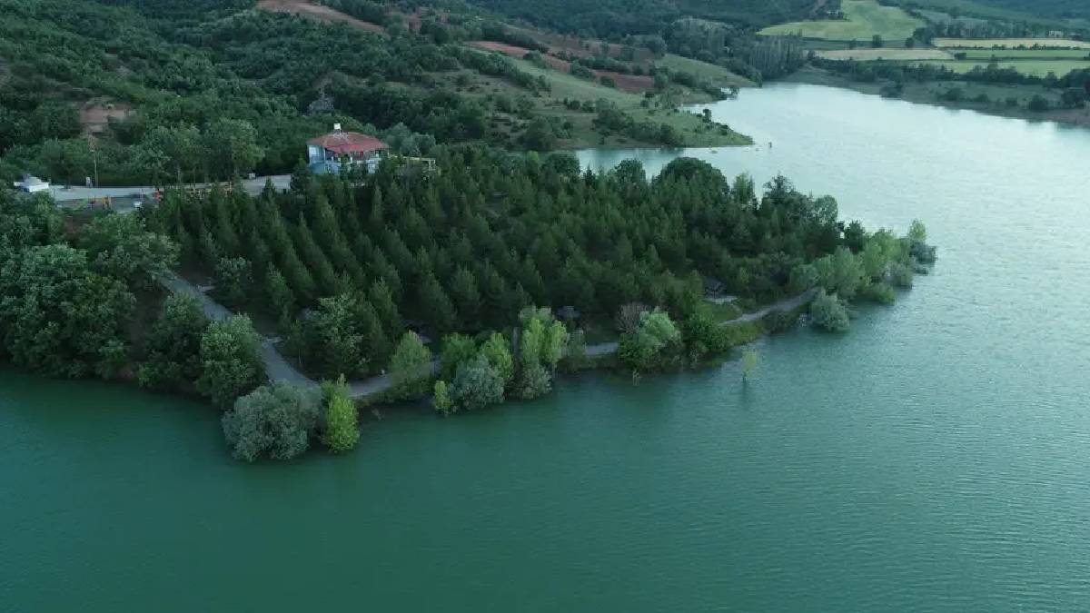 Şehir stresinden kaçanın yeni rotası Yozgat oldu: Pelitli Göl için akın akın geliyorlar