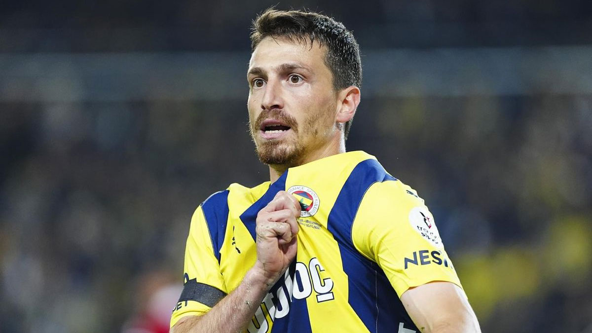 Mert Hakan Yandaş asgari ücretle 1 yıl daha Fenerbahçe'de