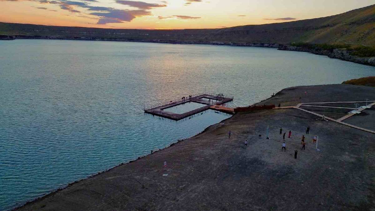 Bozkırın gözde plajı: Konya Acıgöl sıcaktan kaçış adresi oluyor