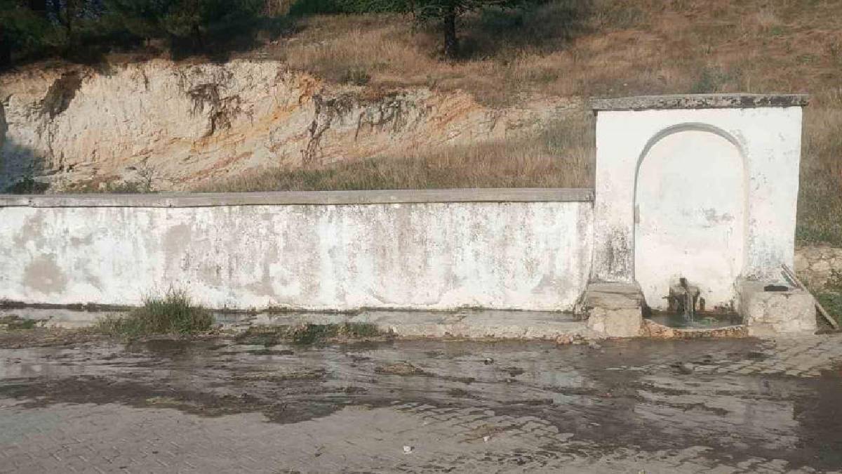 Denizli’de ‘Kör çeşme’ muhtar sayesinde yeniden aktı! Asırlık çeşme yüksek debisiyle hayat buldu
