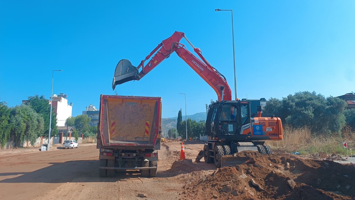 Aydın Büyükşehir, 17 ilçede yol yapım ve bakım çalışmalarını sürdürüyor