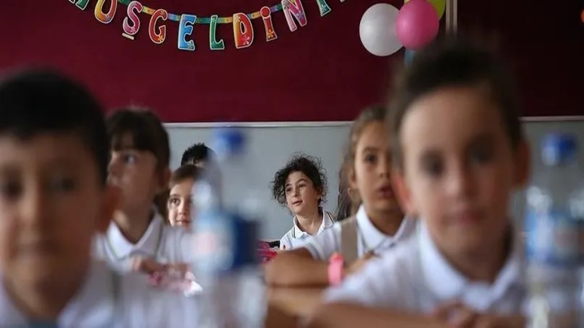 'Çocuğum hangi okula gidecek?' telaşı bitti! 2026-2027 MEB e-Devlet ilkokul ve 1. sınıf kayıt sorgulama ekranı açıldı!
