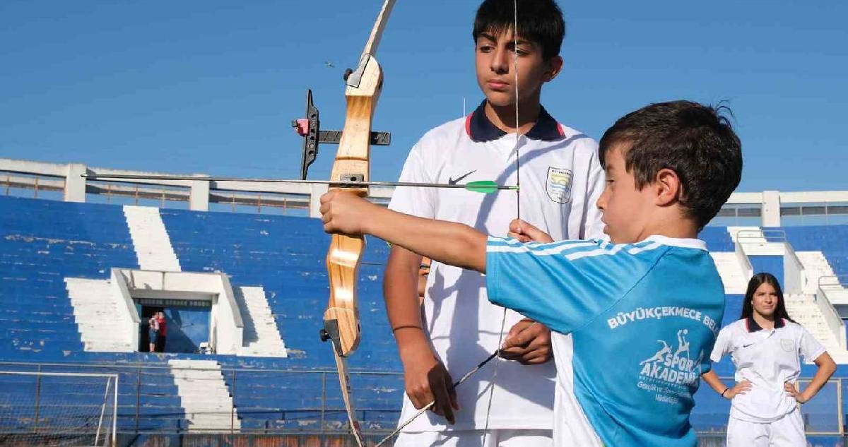 Yazın tadını çocuklar çıkaracak: Büyükçekmece’de Yaz Spor Okulları başladı