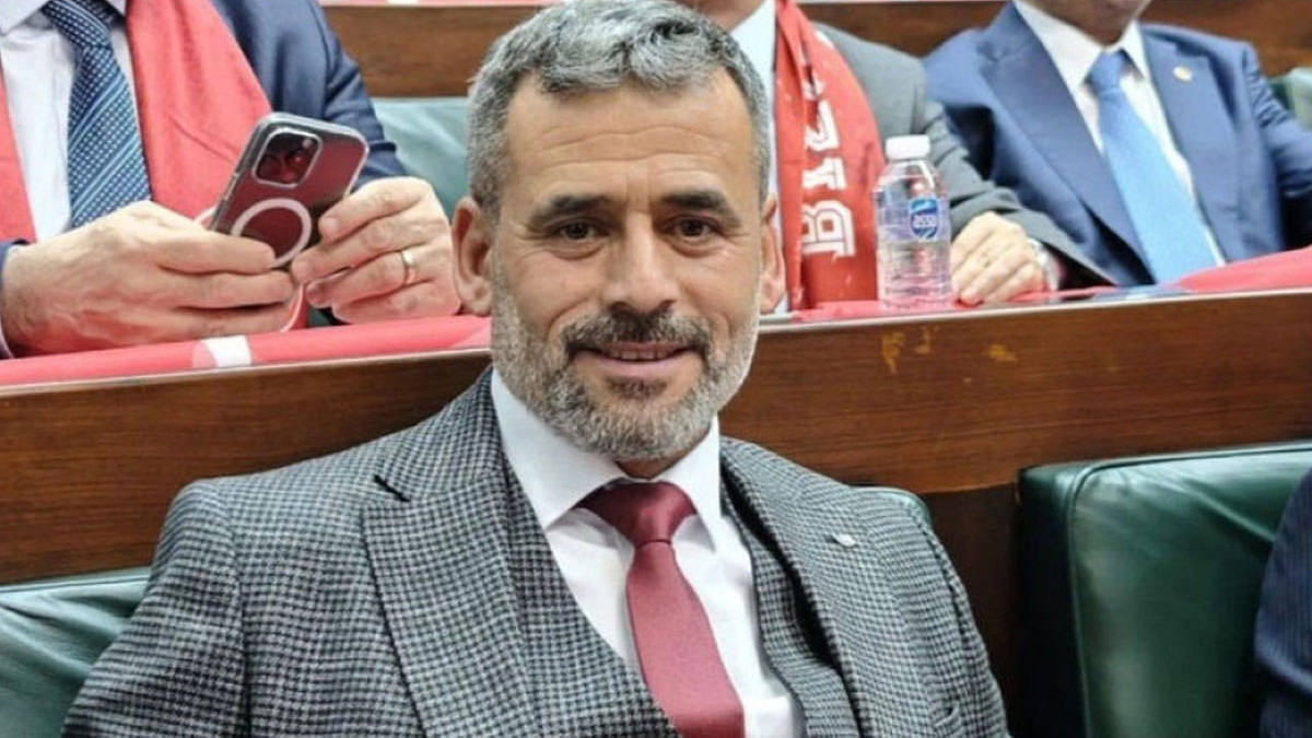 Afyonkarahisar'da belediye başkanına bıçaklı saldırı: Oğlu yaralandı
