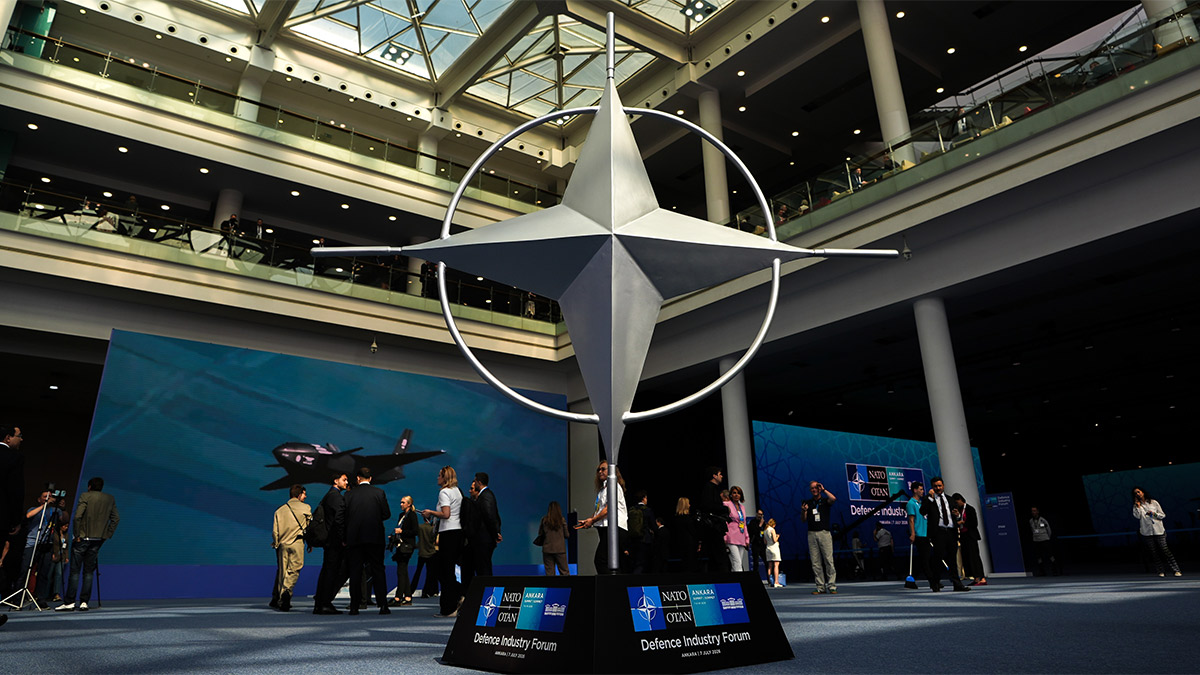 NATO Zirvesi Ankara’da başladı: Liderlerin uçakları peş peşe iniyor