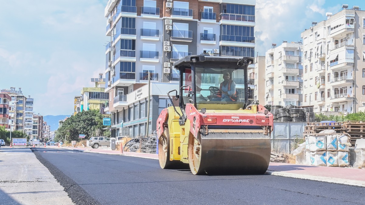 Kumluca’da sıcak asfalt çalışmaları başladı
