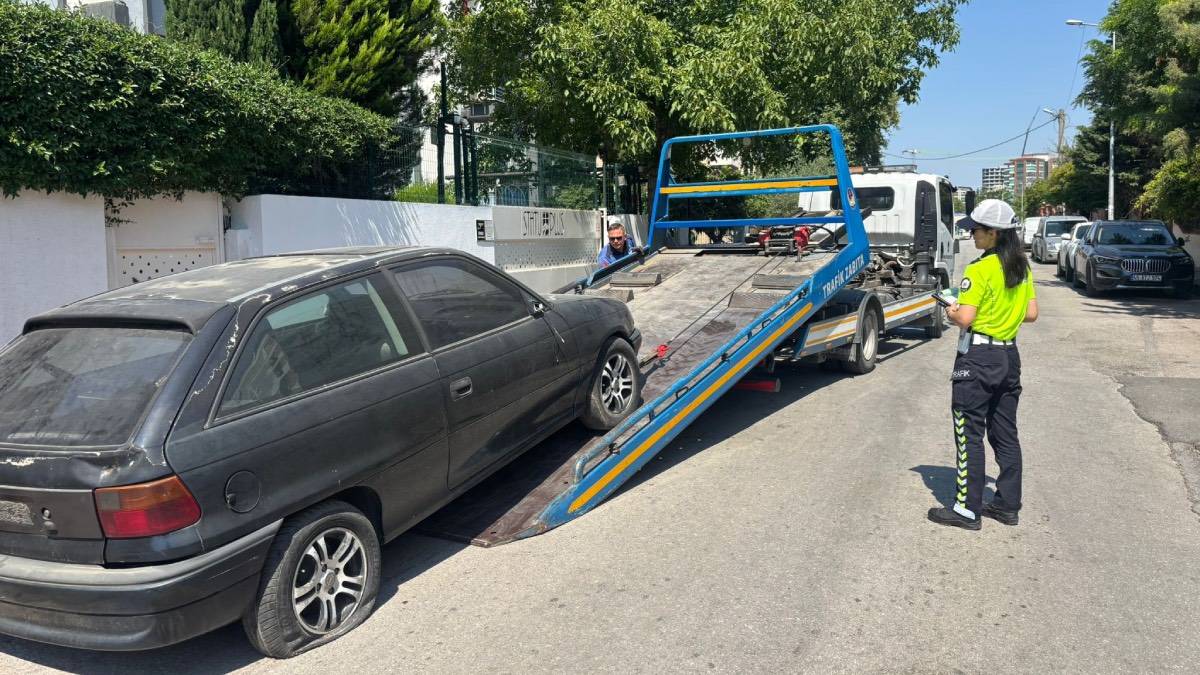 Manisa’da kent düzenini etkileyen hurda araçlara müdahale