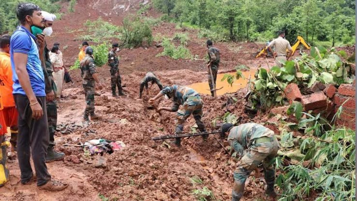 Hindistan'da heyelan faciası: İşçi barakaları çöktü, 3 kişi hayatını kaybetti
