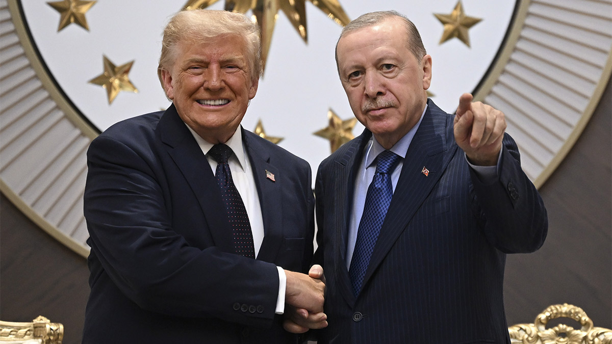 Trump, NATO Zirvesi için Ankara'da: Erdoğan havalimanında karşıladı
