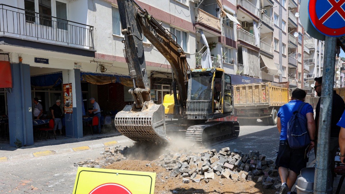 Aydın Efeler’de ulaşım altyapısı için asfalt çalışmaları sürüyor