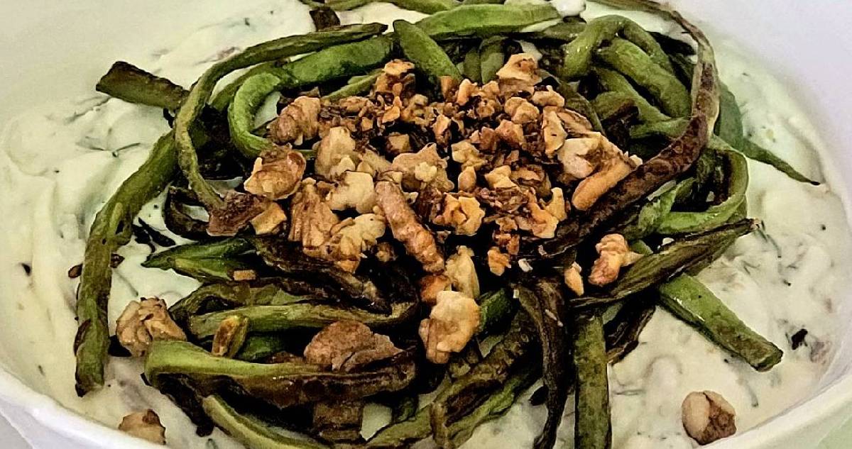 Yaz sofralarına gurme dokunuş: Labneli ve cevizli ılık taze fasulye salatası