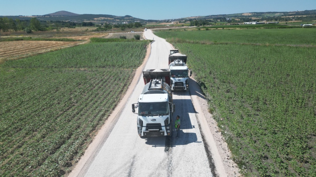 Bursa’da kırsal yol ağında çalışmalar devam ediyor