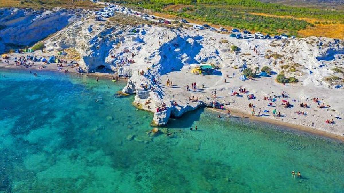 Herkes Alaçatı’ya gidiyor burayı bilen değerlendiriyor! İzmir’in Maldivleri göz kamaştırıyor