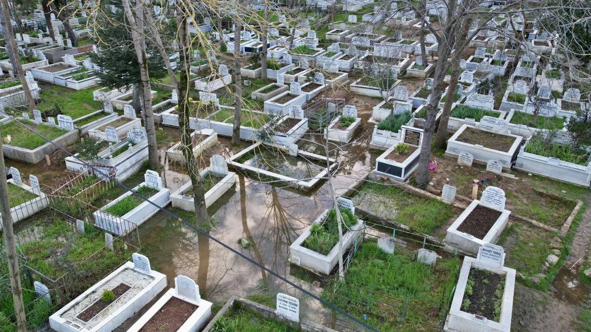 Son yolculuğun 'konum' bedelleri dudak uçuklattı: Mezarda şehir dışında kalmak istemeyen paraya kıyıyor