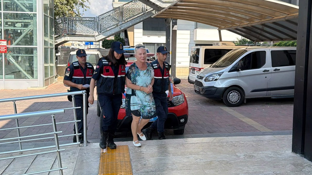 Haşema giyen 13 yaşındaki çocuğu havuza almayan site yönetici tutuklandı