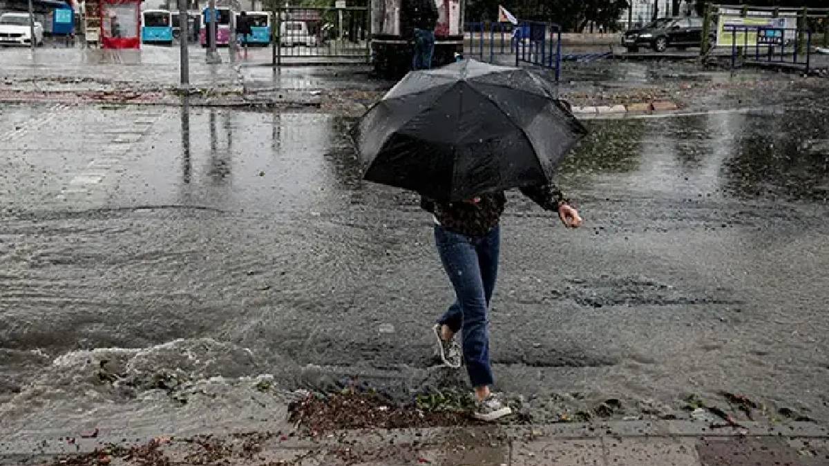 Meteoroloji'den hafta sonu uyarısı: Bu illerde kuvvetli sağanak bekleniyor