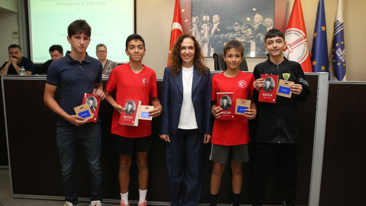 Karşıyaka Belediyesi, uluslararası başarı elde eden gençleri ödüllendirdi