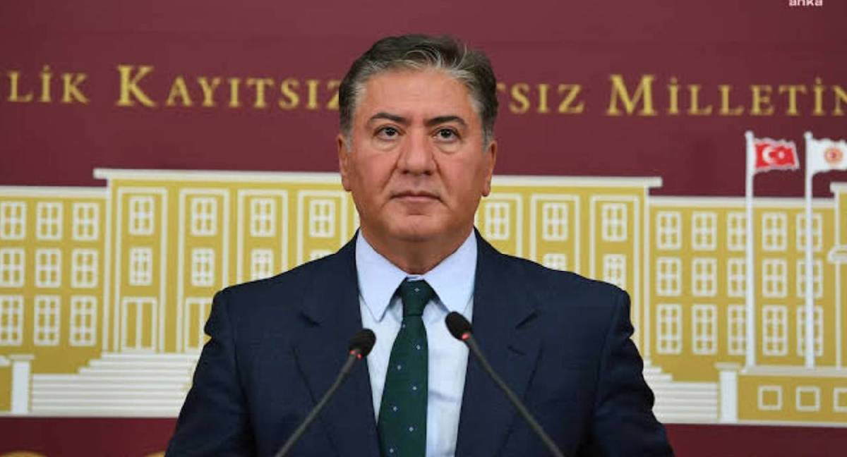 CHP'li Emir'den Çankaya Belediyesi önünde açıklama: O sandığı getirmek bizim boynumuzun borcudur