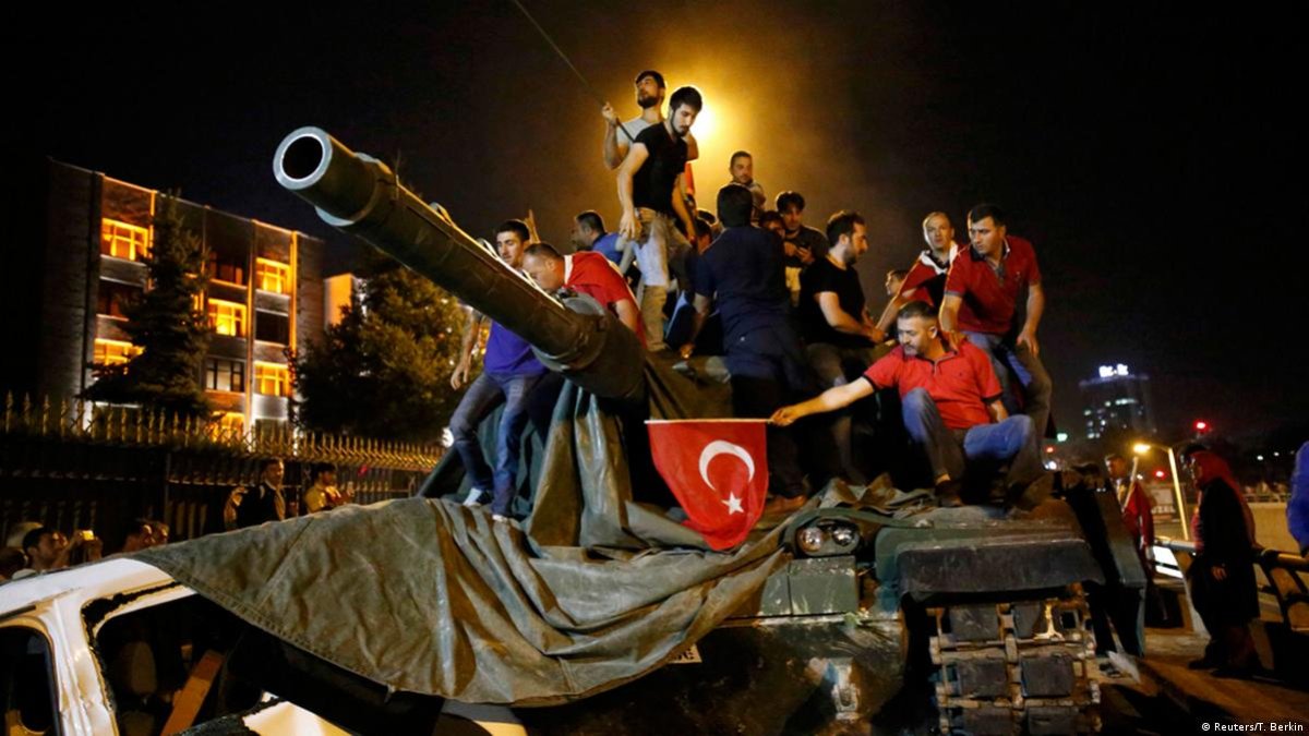 15 Temmuz'a "tiyatro" iddiasıyla soruşturulan CHP'li iki meclis üyesi serbest bırakıldı