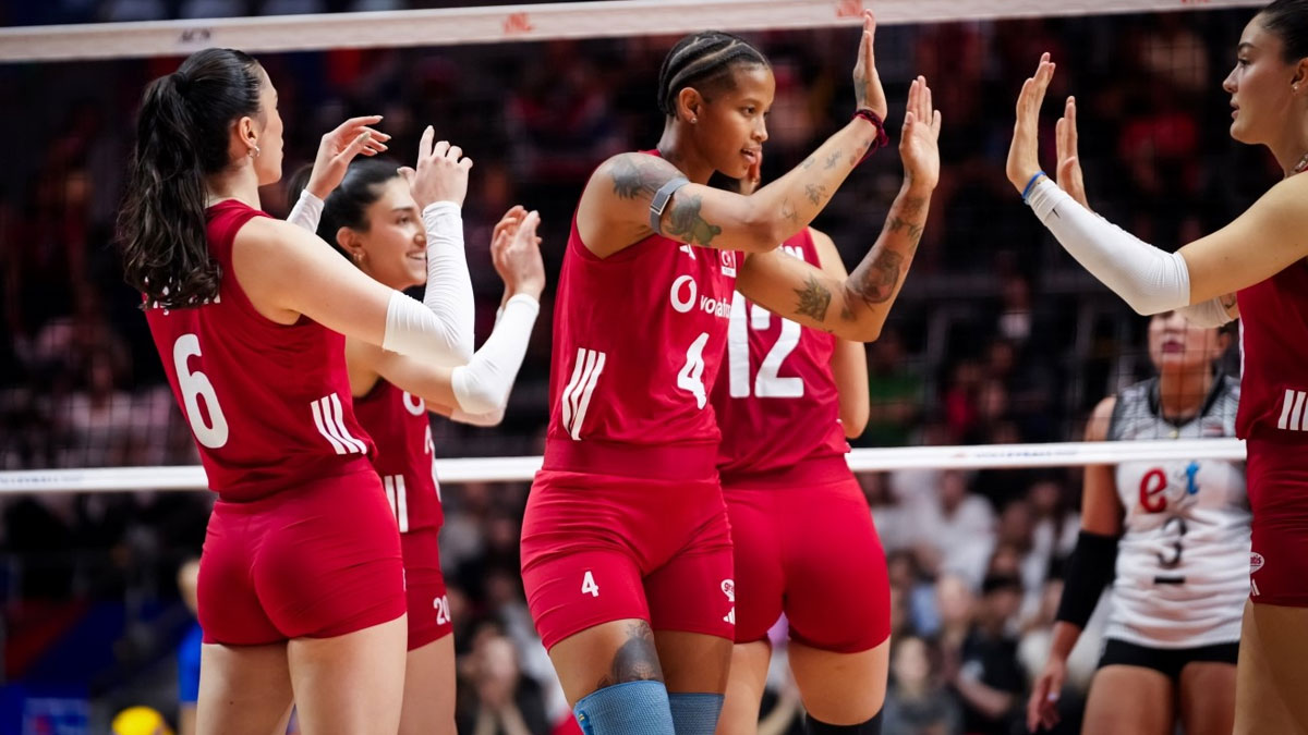 A Milli Kadın Voleybol Takımı çeyrek finalde! Tayland engelini 3-1'le geçti