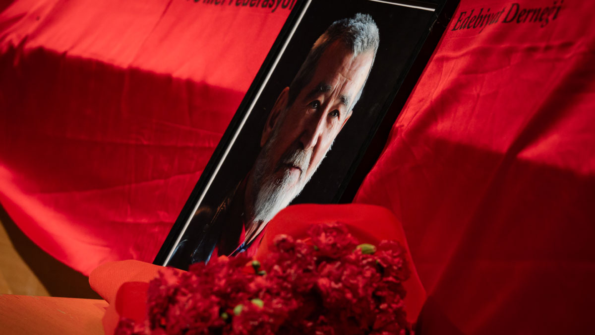 Şair Ahmet Telli son yolculuğuna uğurlandı