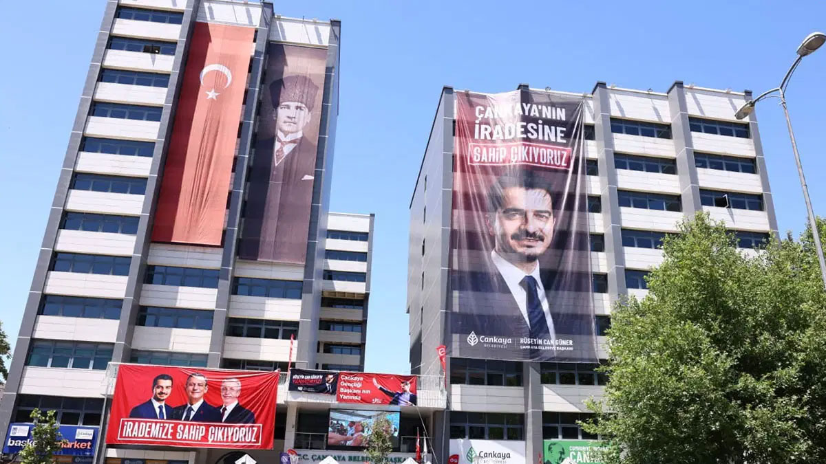 Çankaya Belediyesi önünde nöbet sürüyor