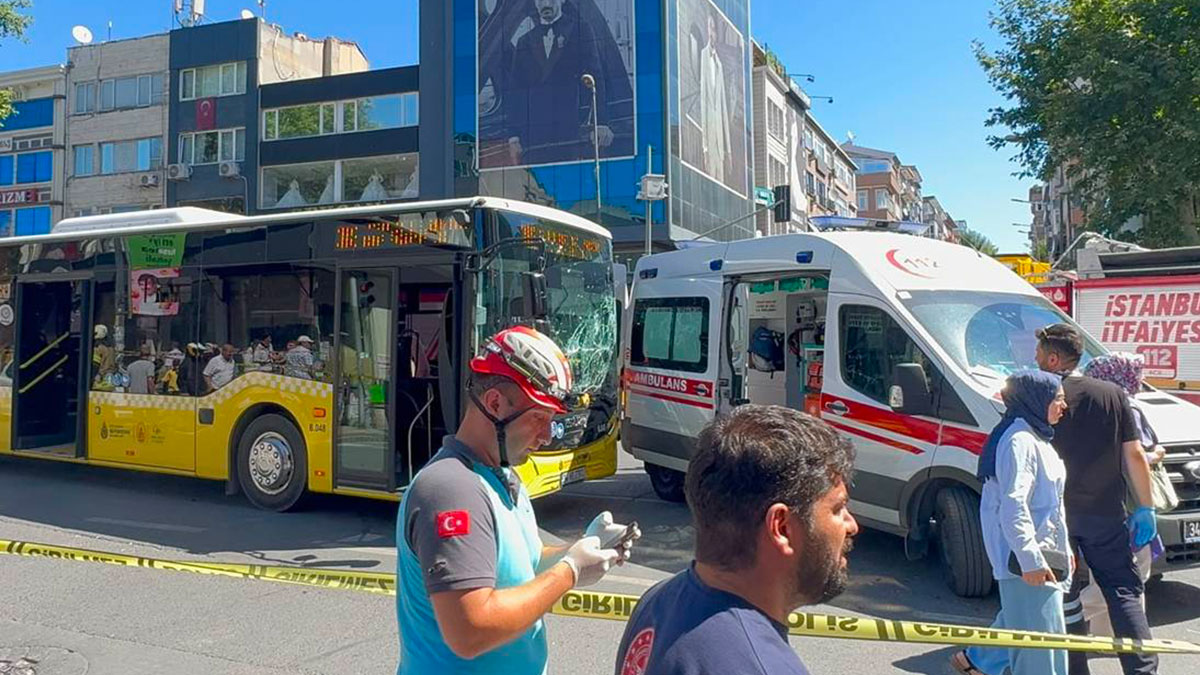 Özel halk otobüsü, ambulansla çarpışmıştı: İETT, soruşturma başlattı