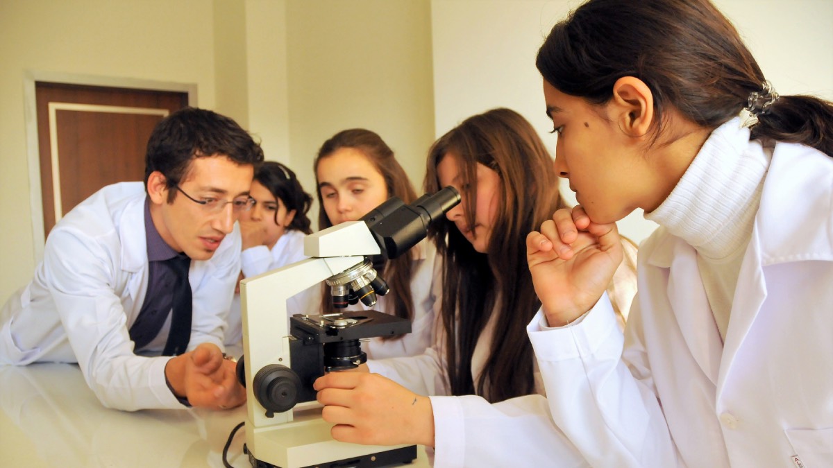 Bornova’da yaz tatili bilim atölyeleriyle geçecek