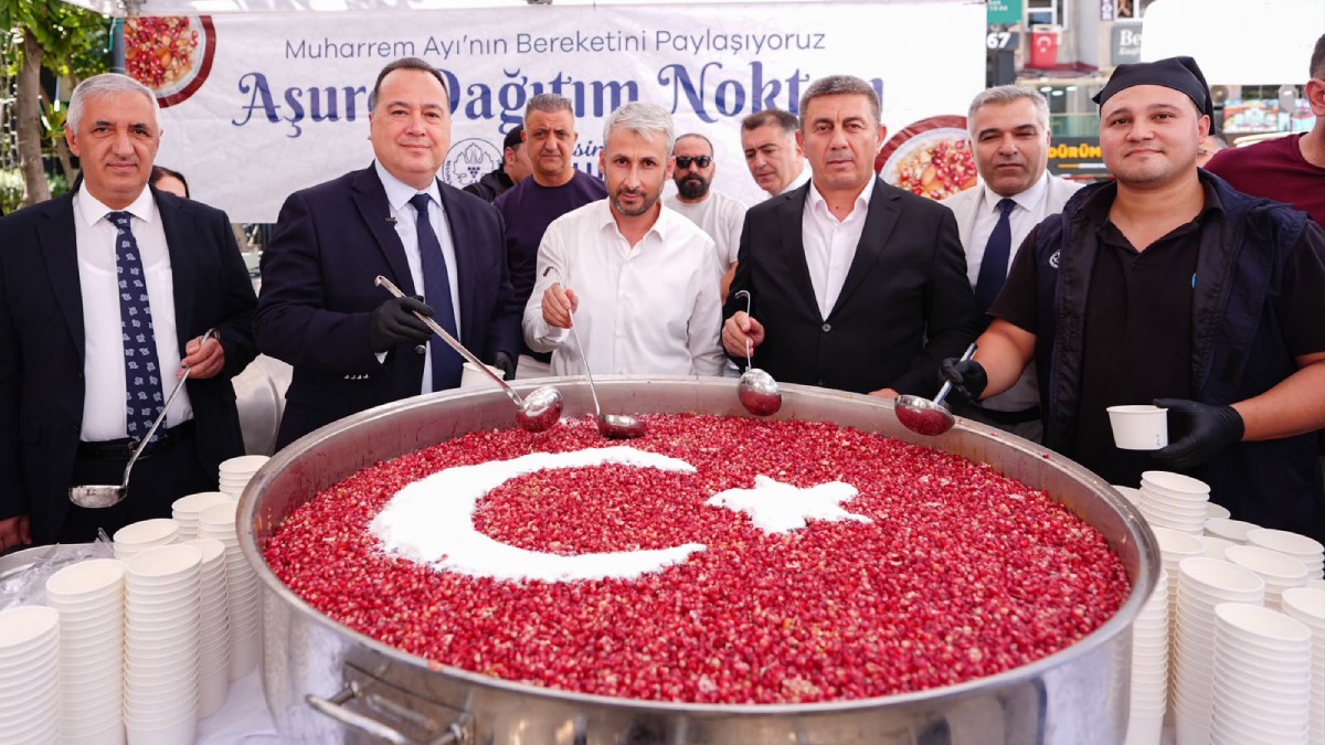 Manisa’da Muharrem bereketi: 20 bin kişiye aşure dağıtıldı