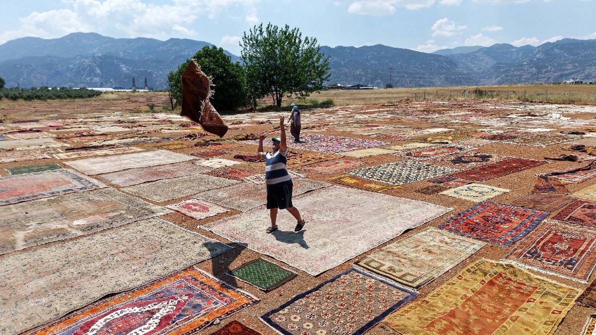 Antalya’nın güneşinde hayat buluyor, dünya satın alıyor! Bu halılar ihracat rekoru kırıyor
