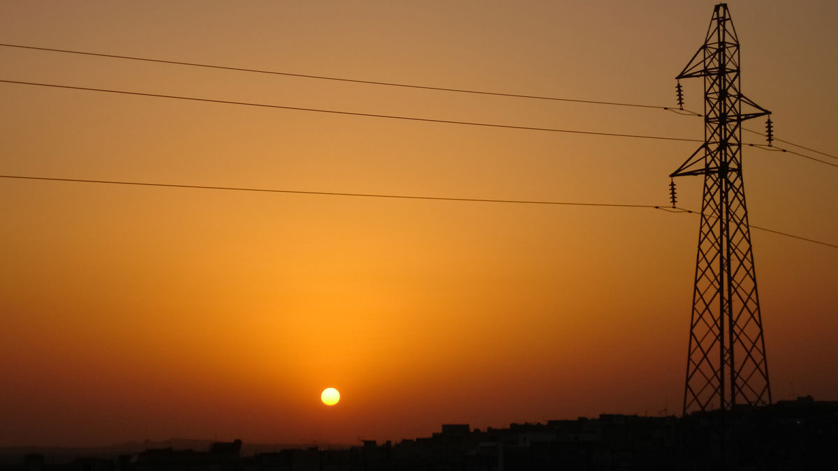 Sıcaklık artışı elektrik tüketimini uçurdu: Cezayir'de enerji talebinde tarihi zirve