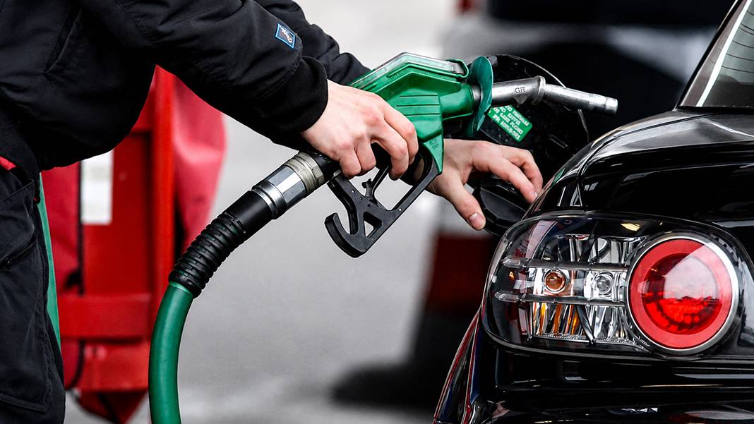 Benzine büyük zam: Bu gece tabelaya yansıyacak