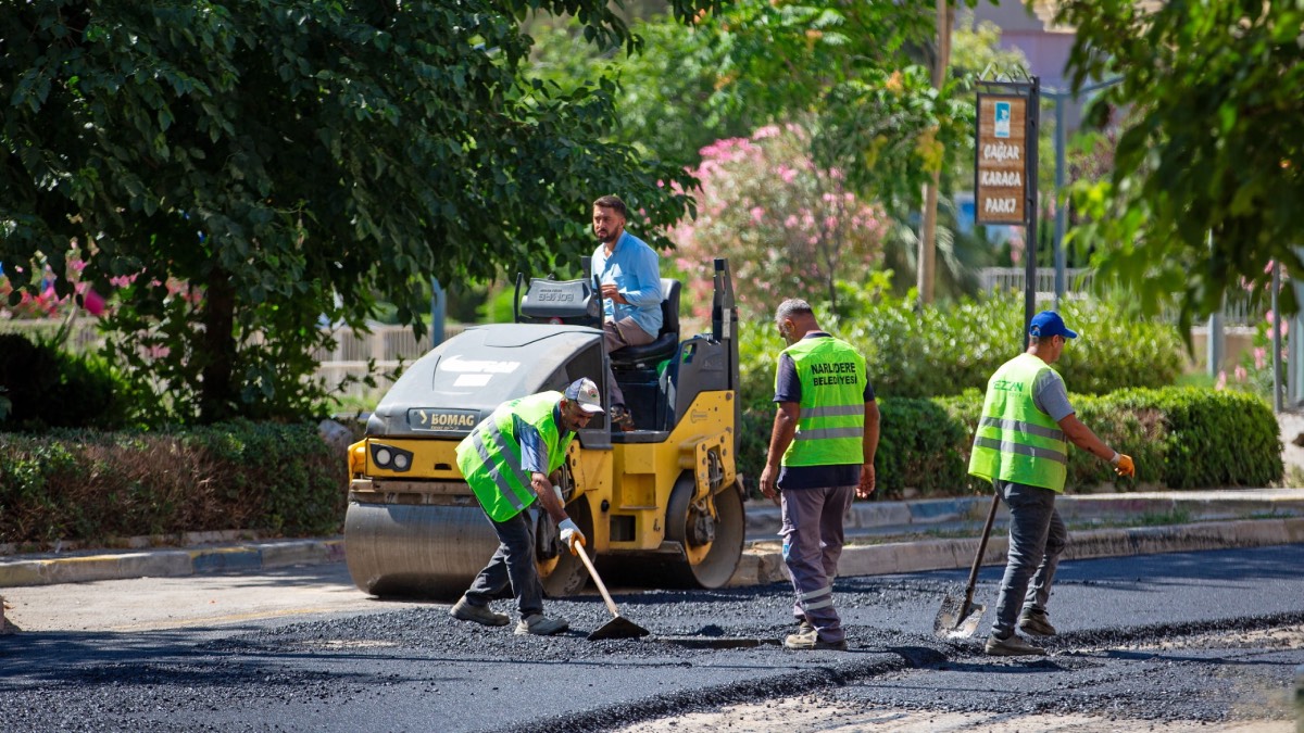 Narlıdere’de asfalt çalışmaları ilçe genelinde devam ediyor