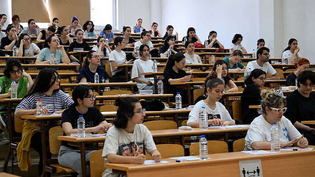 Yeni öğrenci affı komisyondan geçti: Kimler üniversiteye dönebilecek, kimler kapsam dışı?