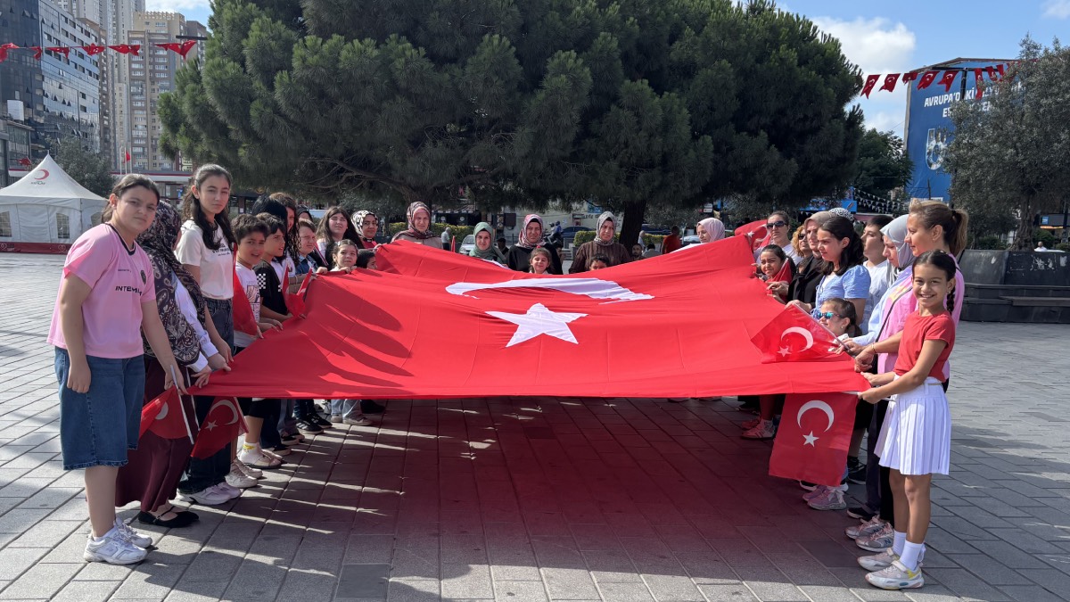 Esenyurt’ta aileler 15 Temmuz anma programında buluştu