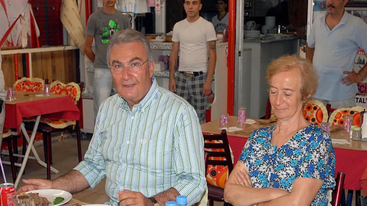 60 yıllık büyük aşkın sessiz kahramanı son yolculuğuna uğurlanıyor: Deniz Baykal'ın eşi Olcay Baykal neden öldü?